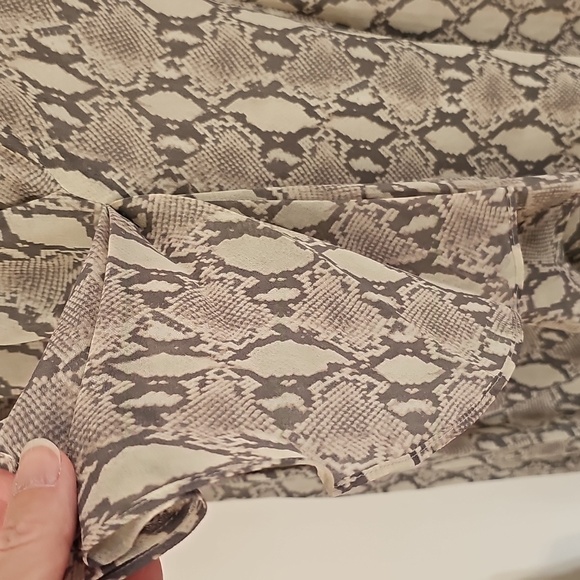 Lauren Ralph Lauren Taupe Snake Surplice Print Dress Womens 14 Midi Python EUC - Picture 9 of 16
